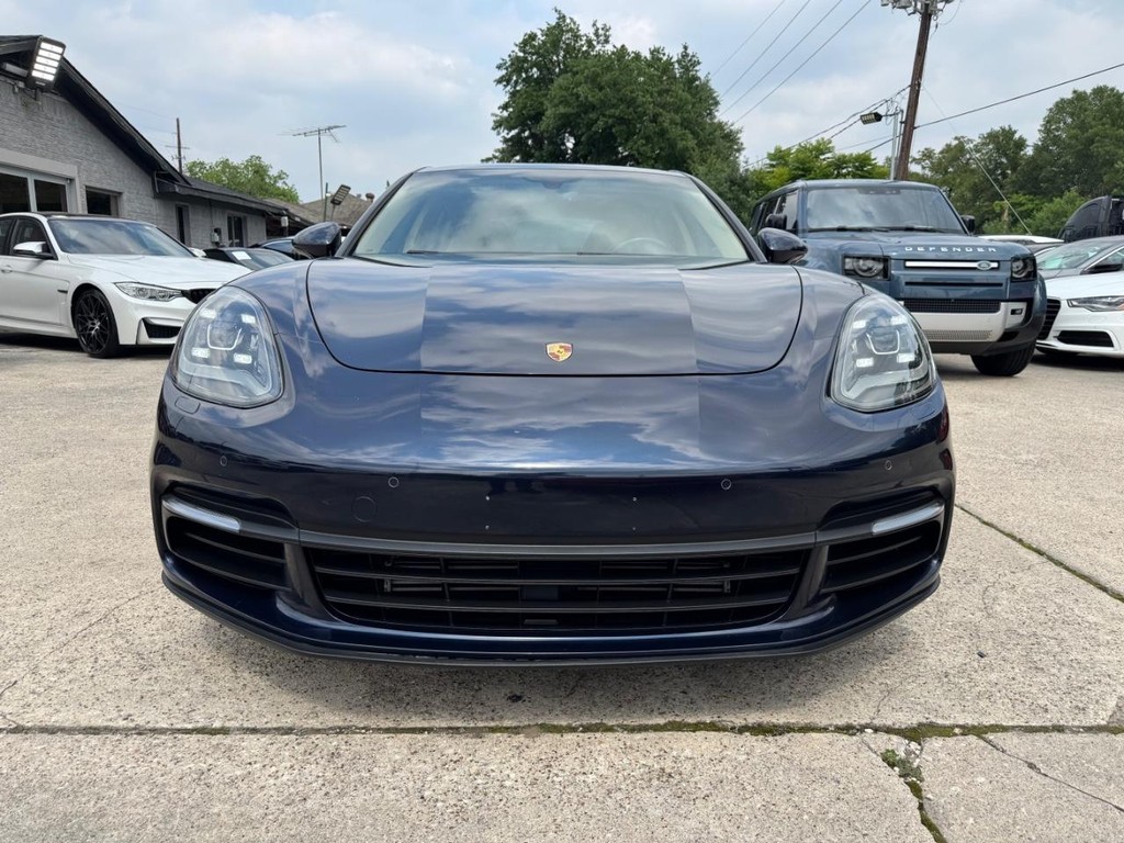 Porsche Panamera Vehicle Full-screen Gallery Image 02