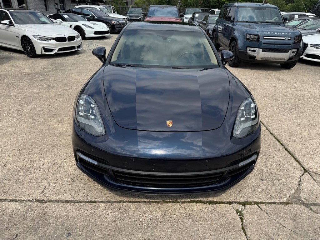 Porsche Panamera Vehicle Full-screen Gallery Image 03