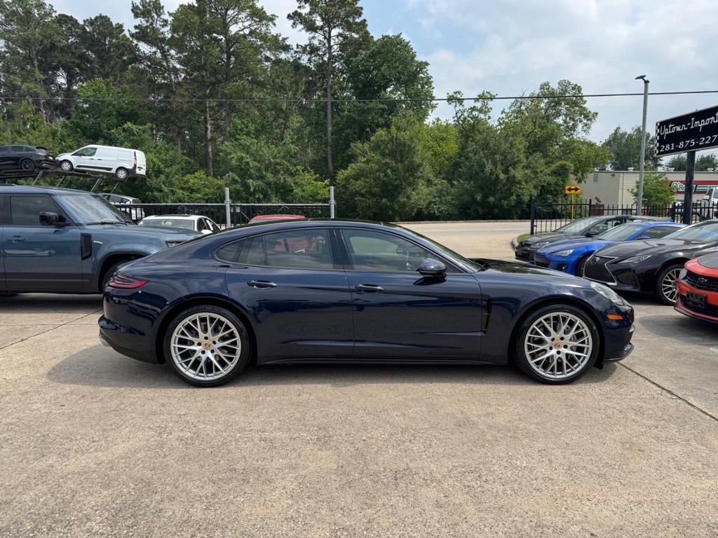 Porsche Panamera Vehicle Full-screen Gallery Image 05