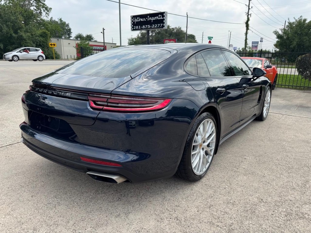 Porsche Panamera Vehicle Full-screen Gallery Image 06