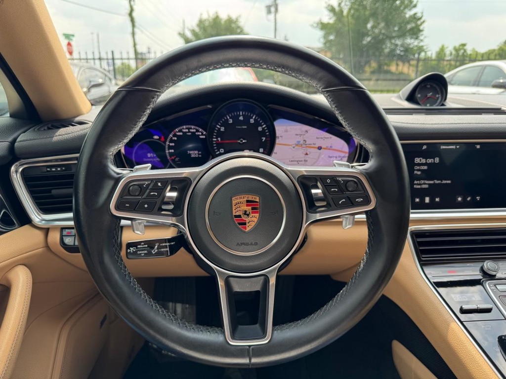 Porsche Panamera Vehicle Full-screen Gallery Image 20