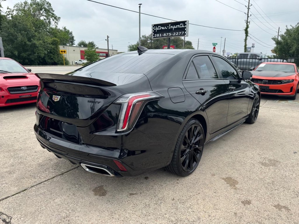 Cadillac CT4 Vehicle Full-screen Gallery Image 06