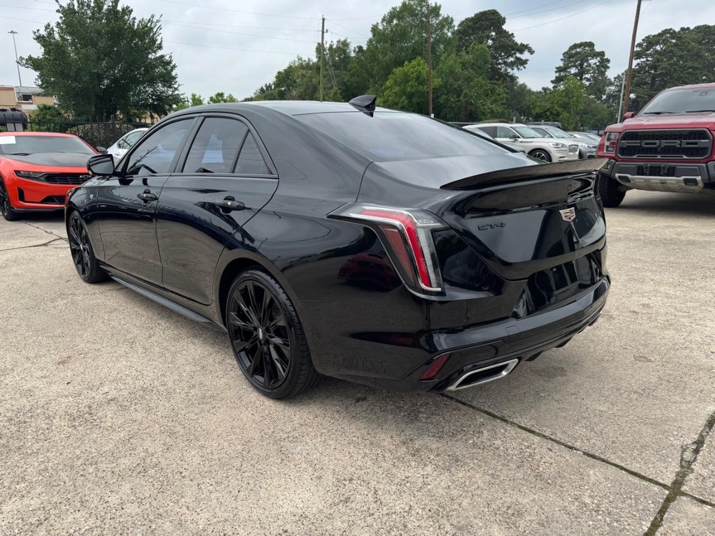 Cadillac CT4 Vehicle Full-screen Gallery Image 08