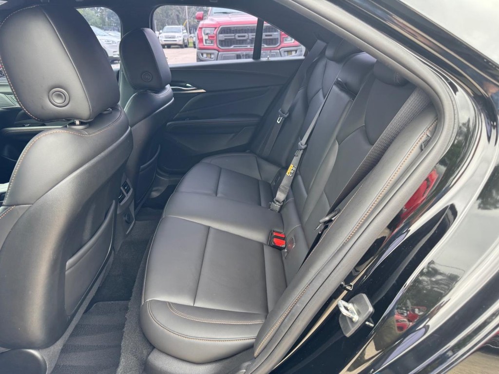 Cadillac CT4 Vehicle Full-screen Gallery Image 18