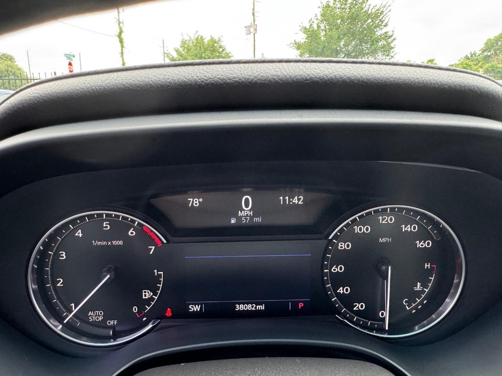 Cadillac CT4 Vehicle Full-screen Gallery Image 21