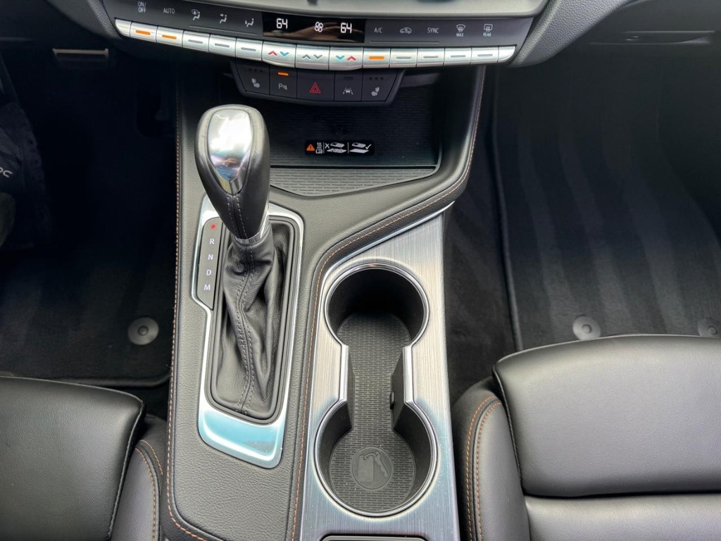 Cadillac CT4 Vehicle Full-screen Gallery Image 25