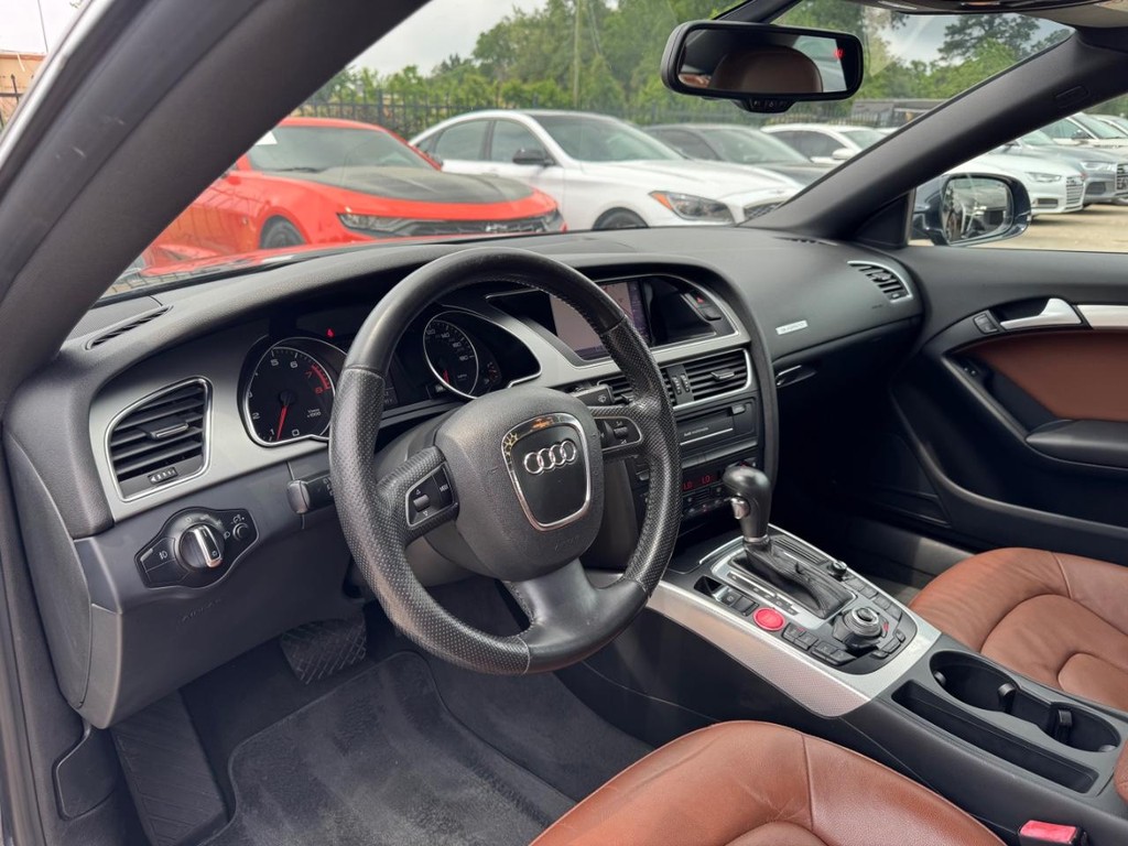 Audi A5 Vehicle Full-screen Gallery Image 10