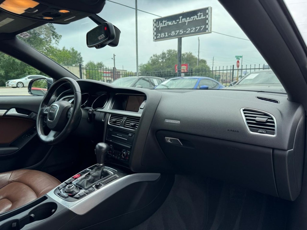 Audi A5 Vehicle Full-screen Gallery Image 13