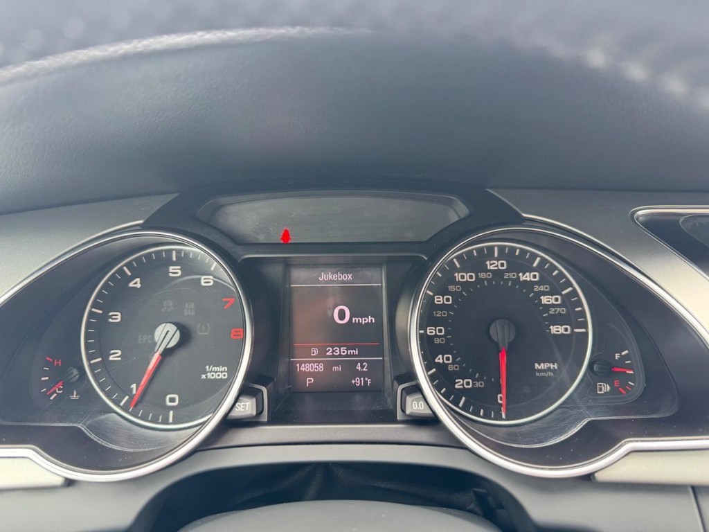 Audi A5 Vehicle Full-screen Gallery Image 19