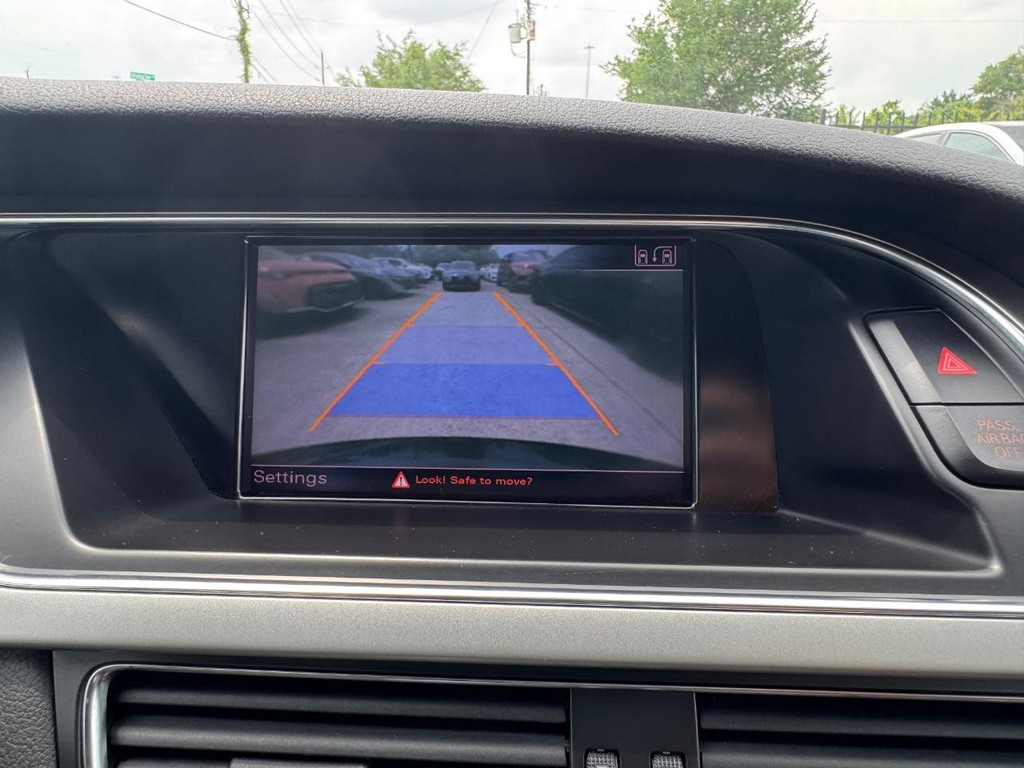 Audi A5 Vehicle Full-screen Gallery Image 24