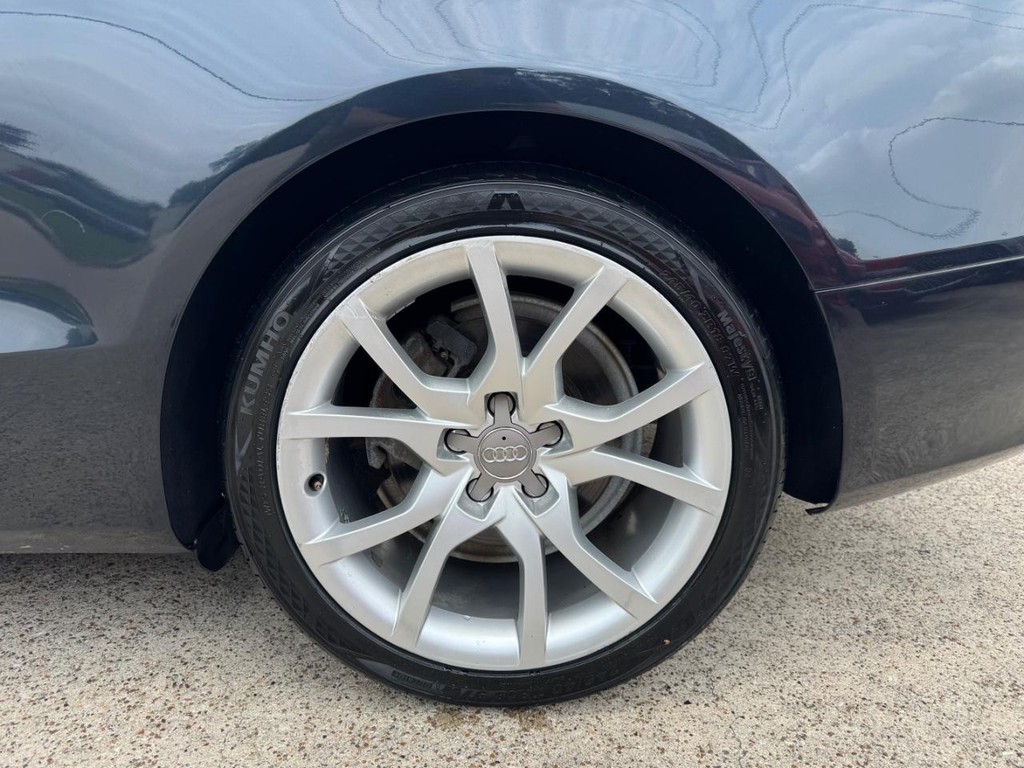 Audi A5 Vehicle Full-screen Gallery Image 26