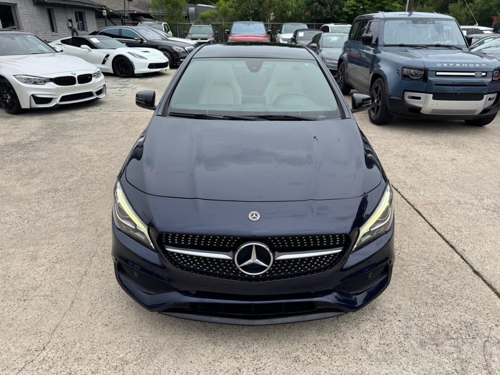 Mercedes-Benz CLA 250 Vehicle Full-screen Gallery Image 03