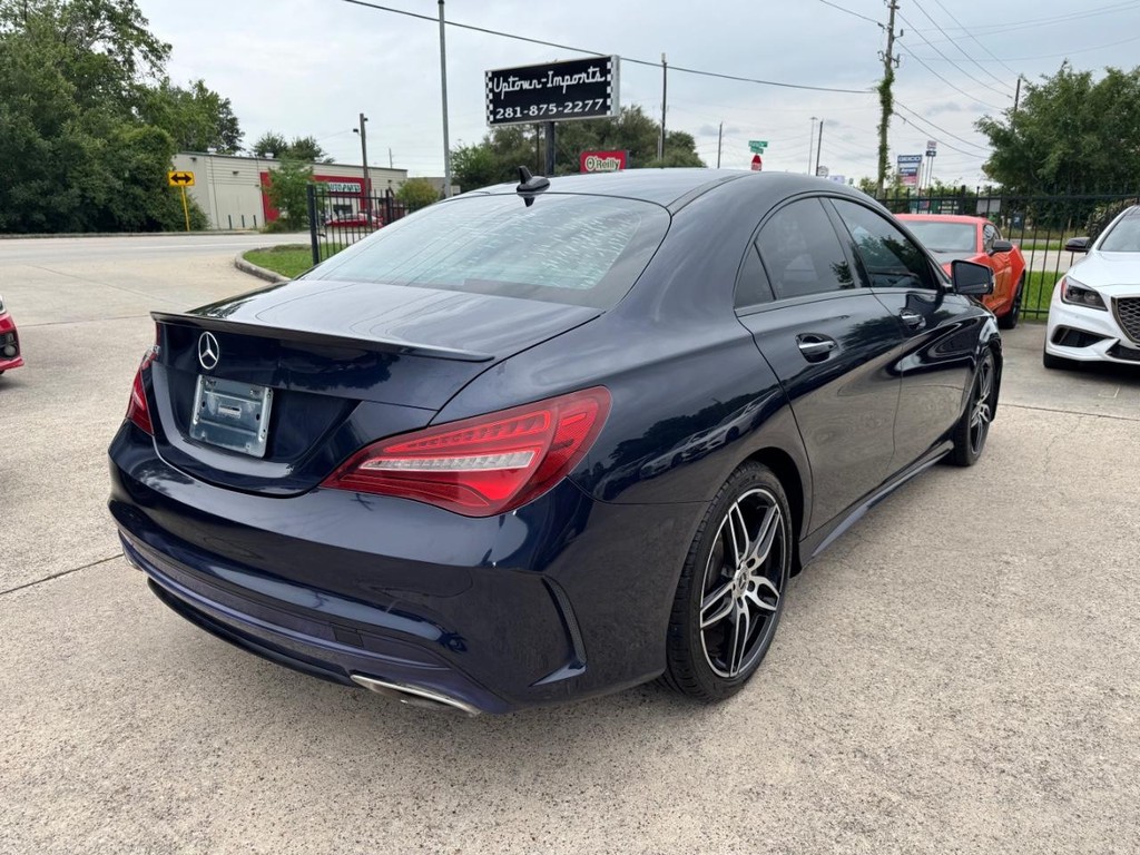 Mercedes-Benz CLA 250 Vehicle Full-screen Gallery Image 06