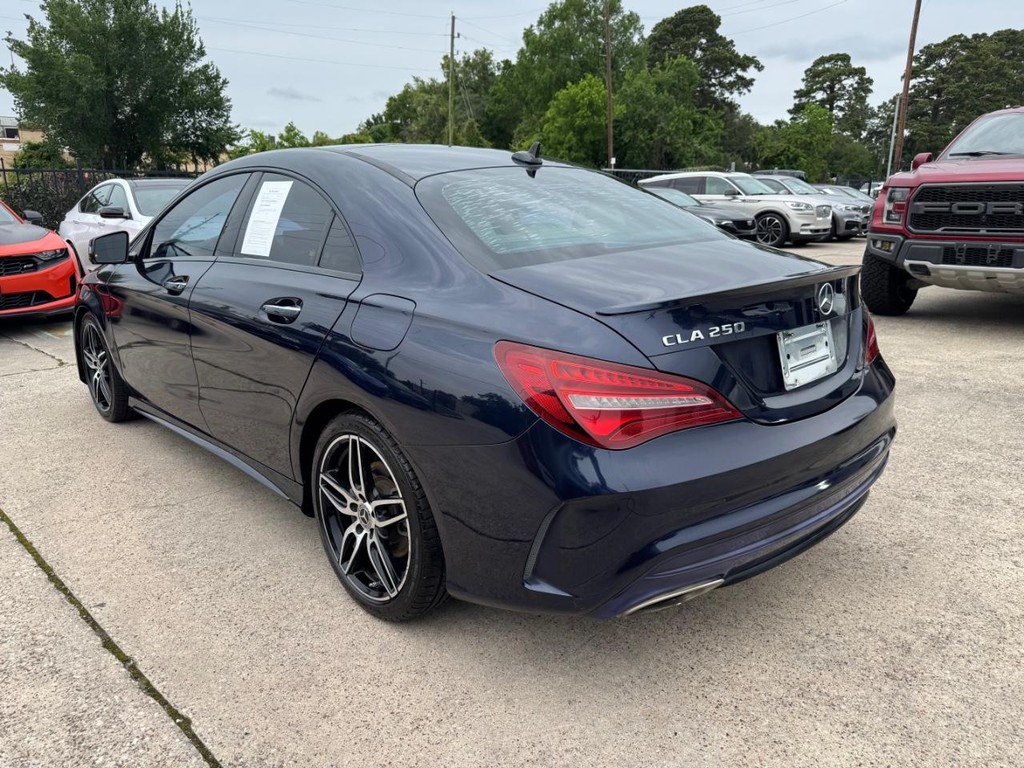 Mercedes-Benz CLA 250 Vehicle Full-screen Gallery Image 08