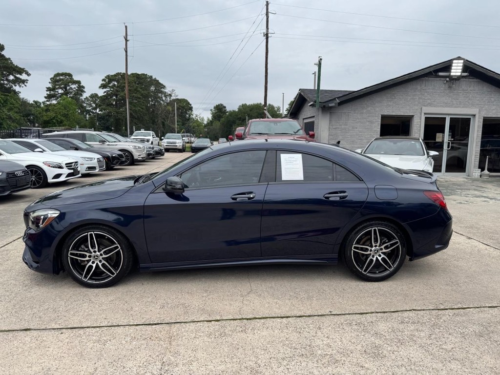Mercedes-Benz CLA 250 Vehicle Full-screen Gallery Image 09