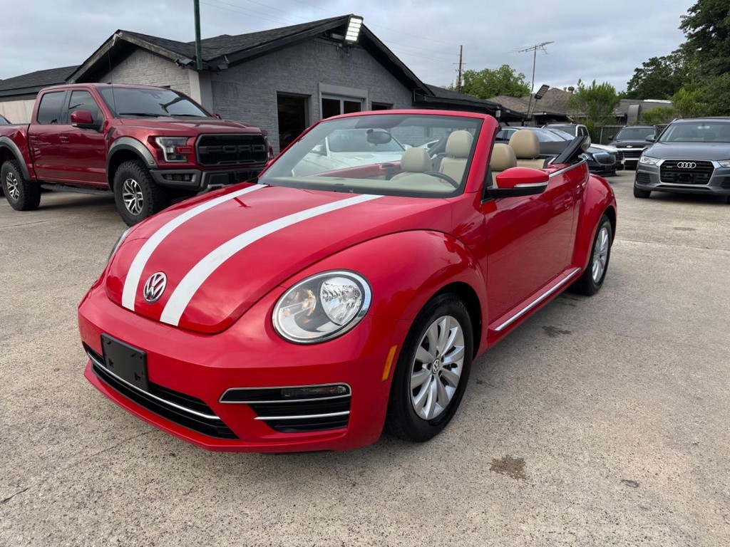 Volkswagen Beetle Convertible Vehicle Full-screen Gallery Image 02