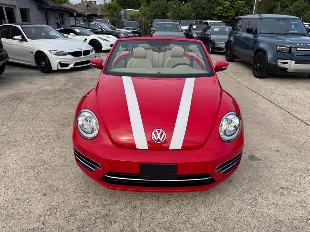 Volkswagen Beetle Convertible Vehicle Full-screen Gallery Image 04