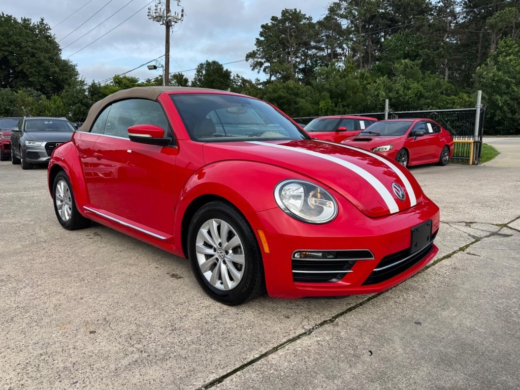 Volkswagen Beetle Convertible Vehicle Full-screen Gallery Image 07
