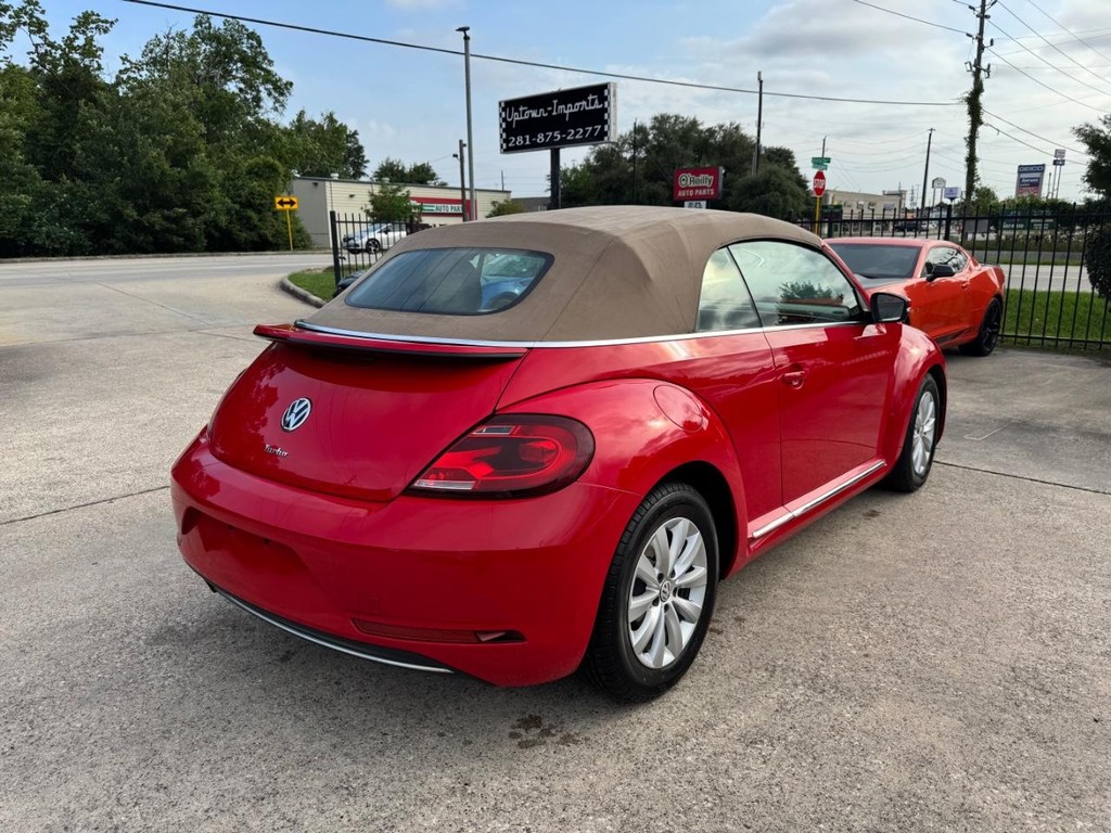 Volkswagen Beetle Convertible Vehicle Full-screen Gallery Image 13