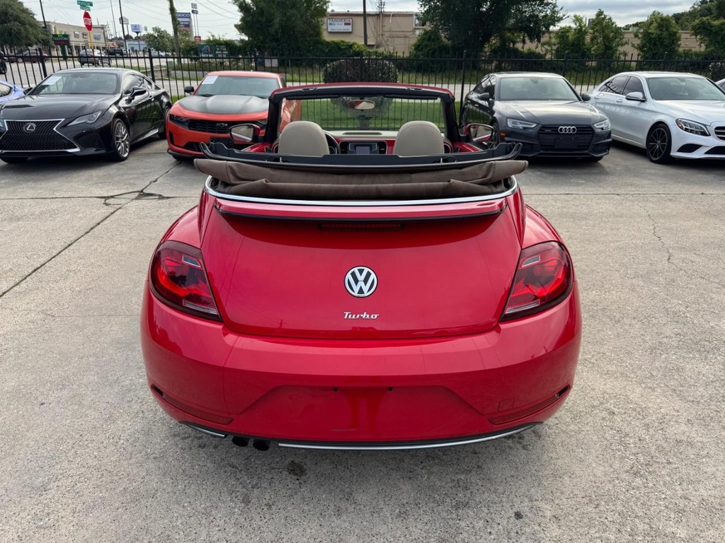 Volkswagen Beetle Convertible Vehicle Full-screen Gallery Image 16
