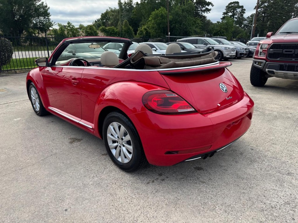 Volkswagen Beetle Convertible Vehicle Full-screen Gallery Image 18