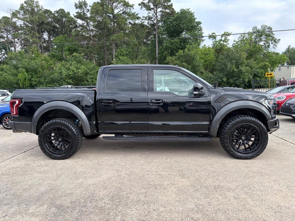 Ford F-150 Vehicle Full-screen Gallery Image 05