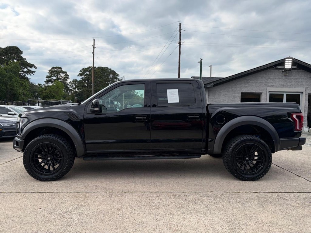 Ford F-150 Vehicle Full-screen Gallery Image 09