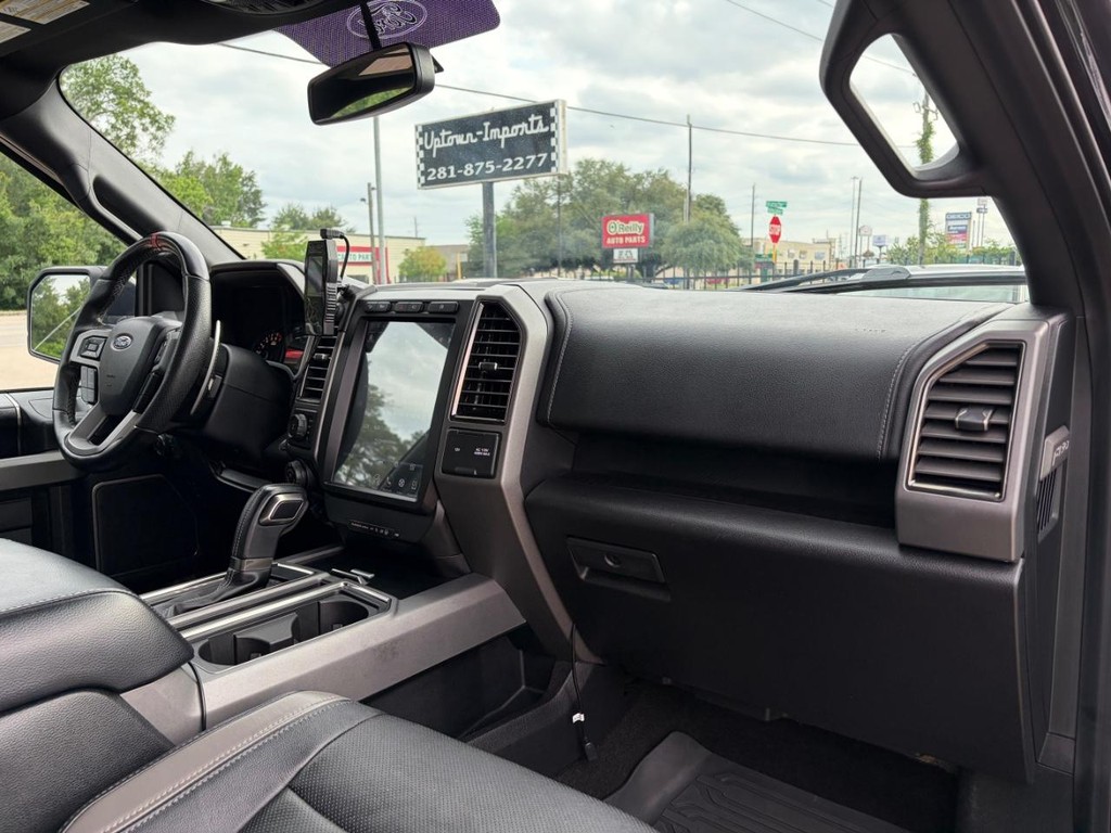 Ford F-150 Vehicle Full-screen Gallery Image 13