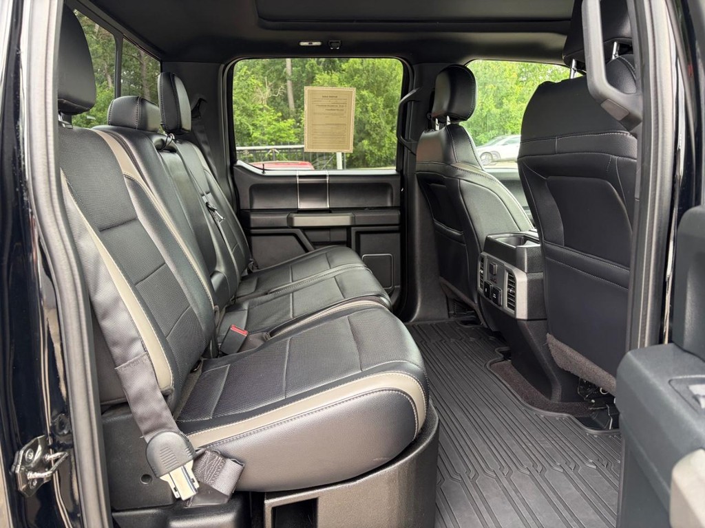 Ford F-150 Vehicle Full-screen Gallery Image 16