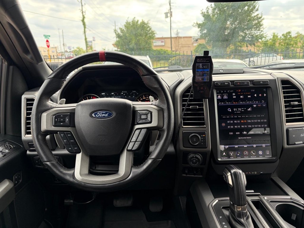 Ford F-150 Vehicle Full-screen Gallery Image 20