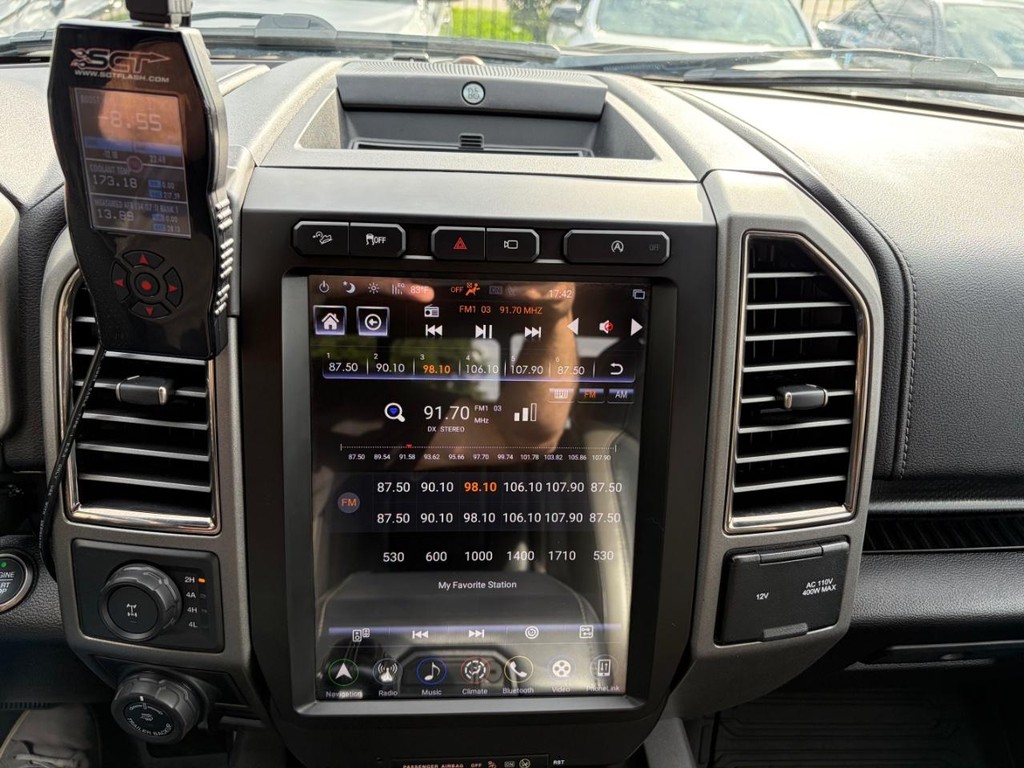 Ford F-150 Vehicle Full-screen Gallery Image 22