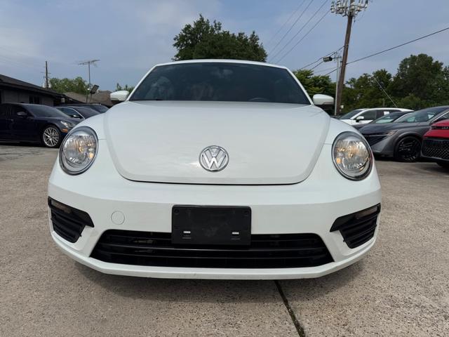 Volkswagen Beetle Vehicle Full-screen Gallery Image 02