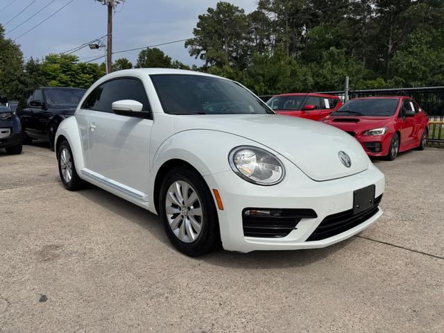 Volkswagen Beetle Vehicle Full-screen Gallery Image 06