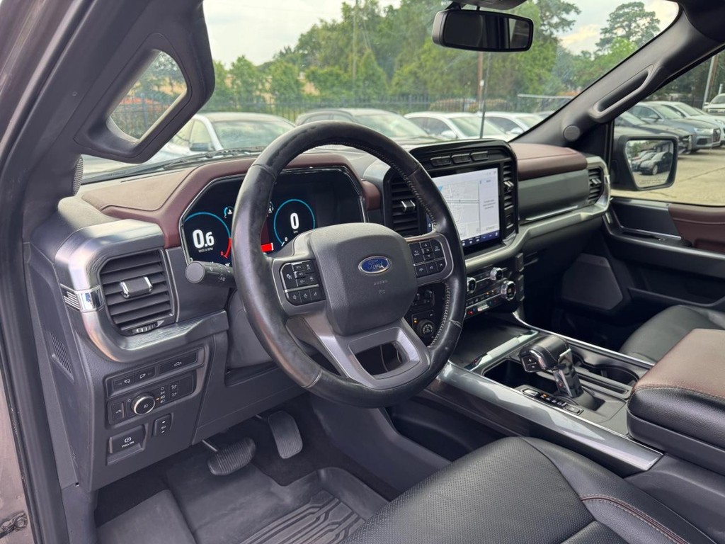Ford F-150 Vehicle Full-screen Gallery Image 10
