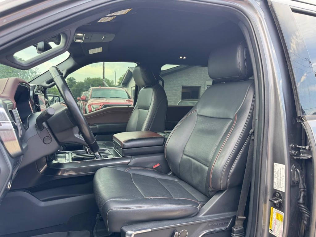 Ford F-150 Vehicle Full-screen Gallery Image 11