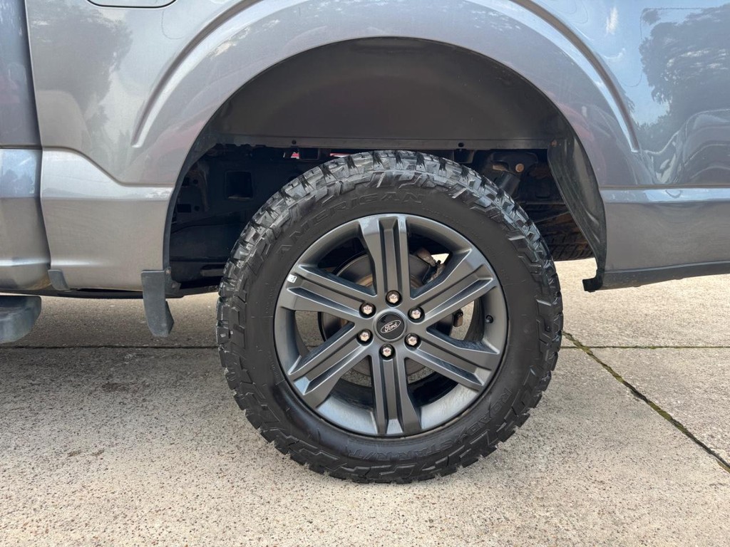 Ford F-150 Vehicle Full-screen Gallery Image 27