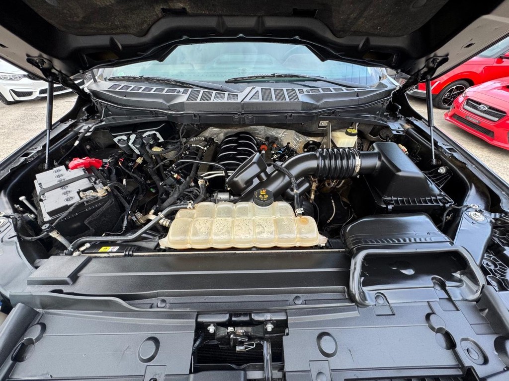 Ford F-150 Vehicle Full-screen Gallery Image 28