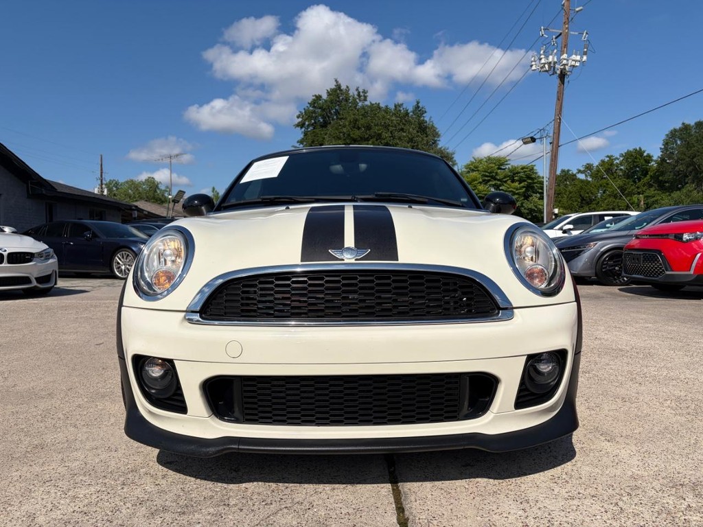 MINI Cooper Coupe Vehicle Full-screen Gallery Image 02