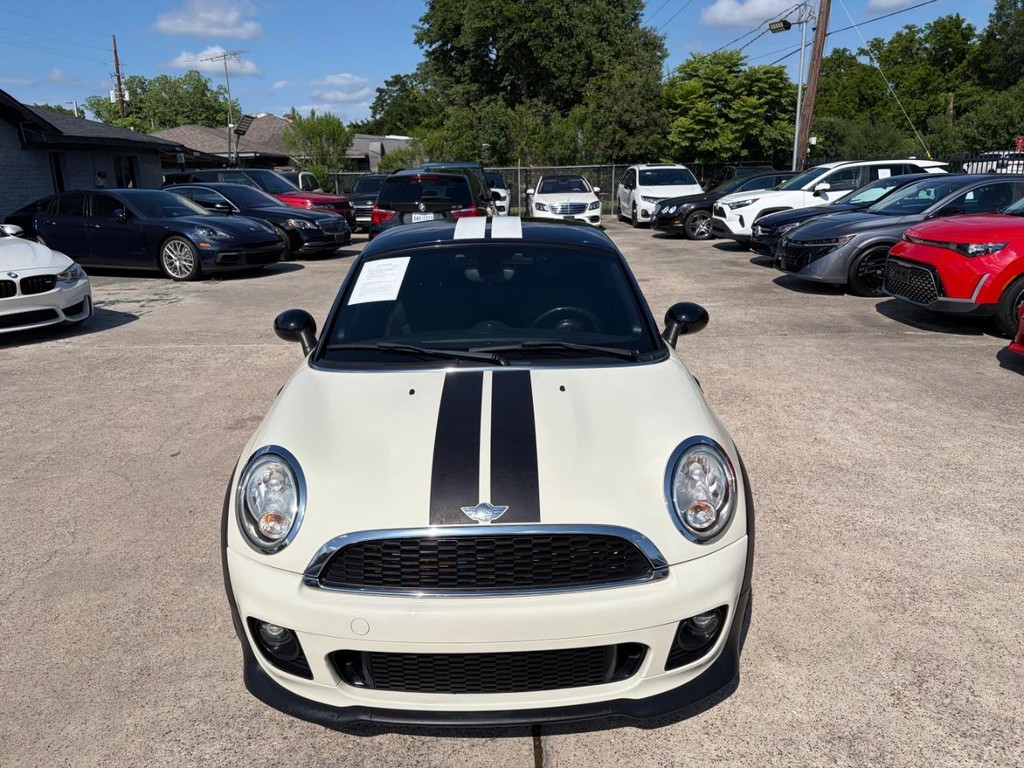 MINI Cooper Coupe Vehicle Full-screen Gallery Image 03