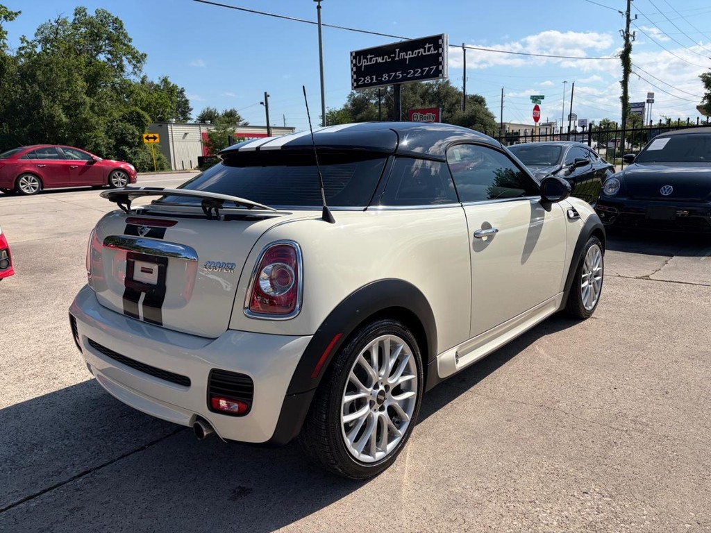 MINI Cooper Coupe Vehicle Full-screen Gallery Image 06