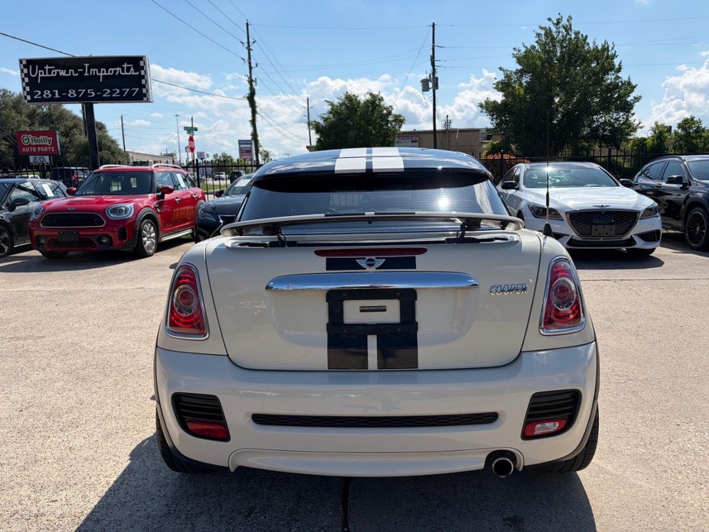 MINI Cooper Coupe Vehicle Full-screen Gallery Image 07