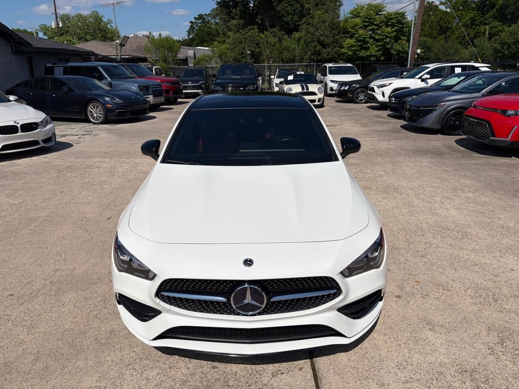 Mercedes-Benz CLA 250 Vehicle Full-screen Gallery Image 03