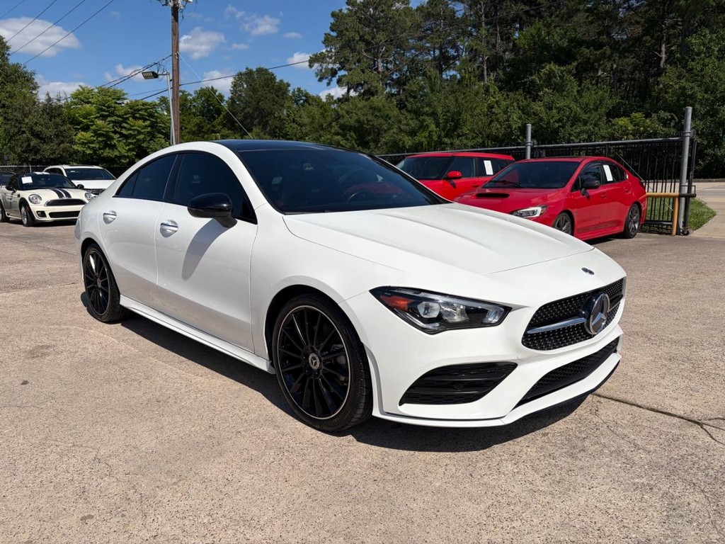 Mercedes-Benz CLA 250 Vehicle Full-screen Gallery Image 04
