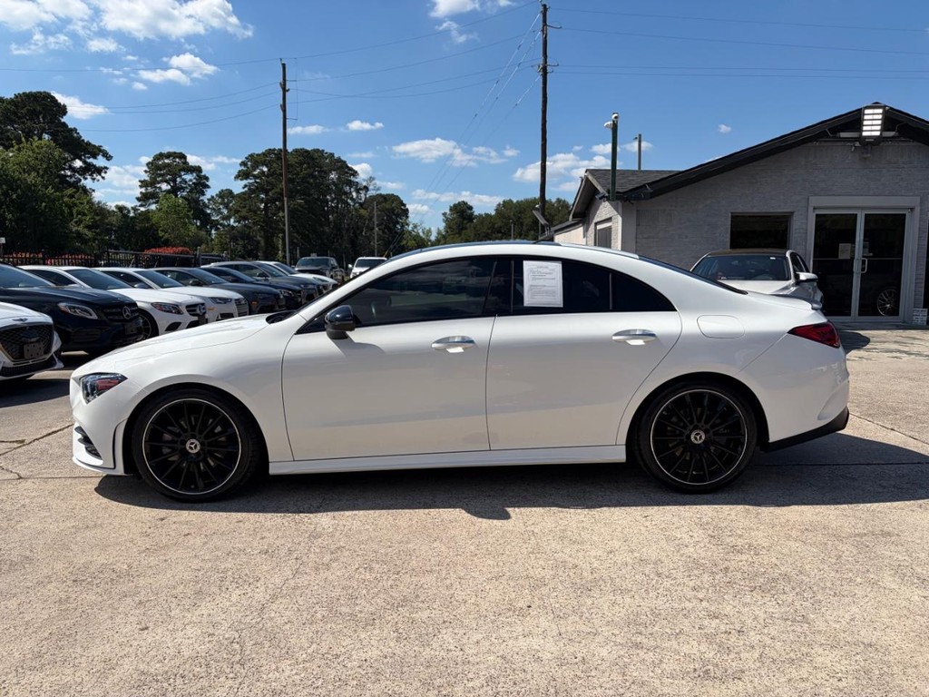 Mercedes-Benz CLA 250 Vehicle Full-screen Gallery Image 09