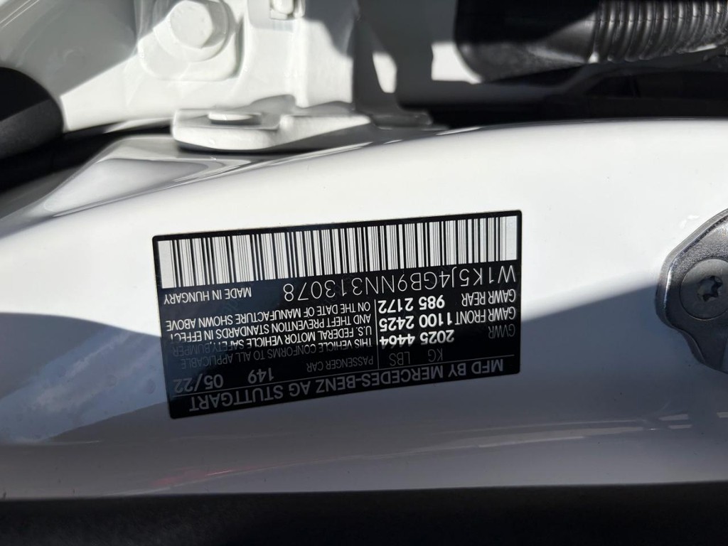 Mercedes-Benz CLA 250 Vehicle Full-screen Gallery Image 29