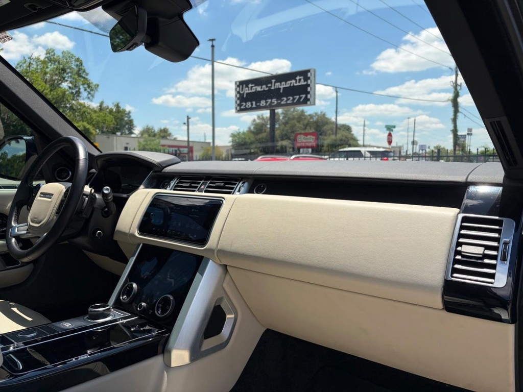 Land Rover Range Rover Vehicle Full-screen Gallery Image 13
