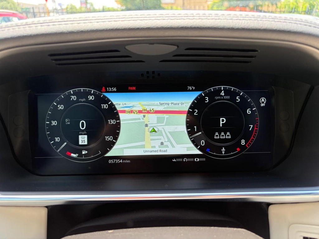 Land Rover Range Rover Vehicle Full-screen Gallery Image 21