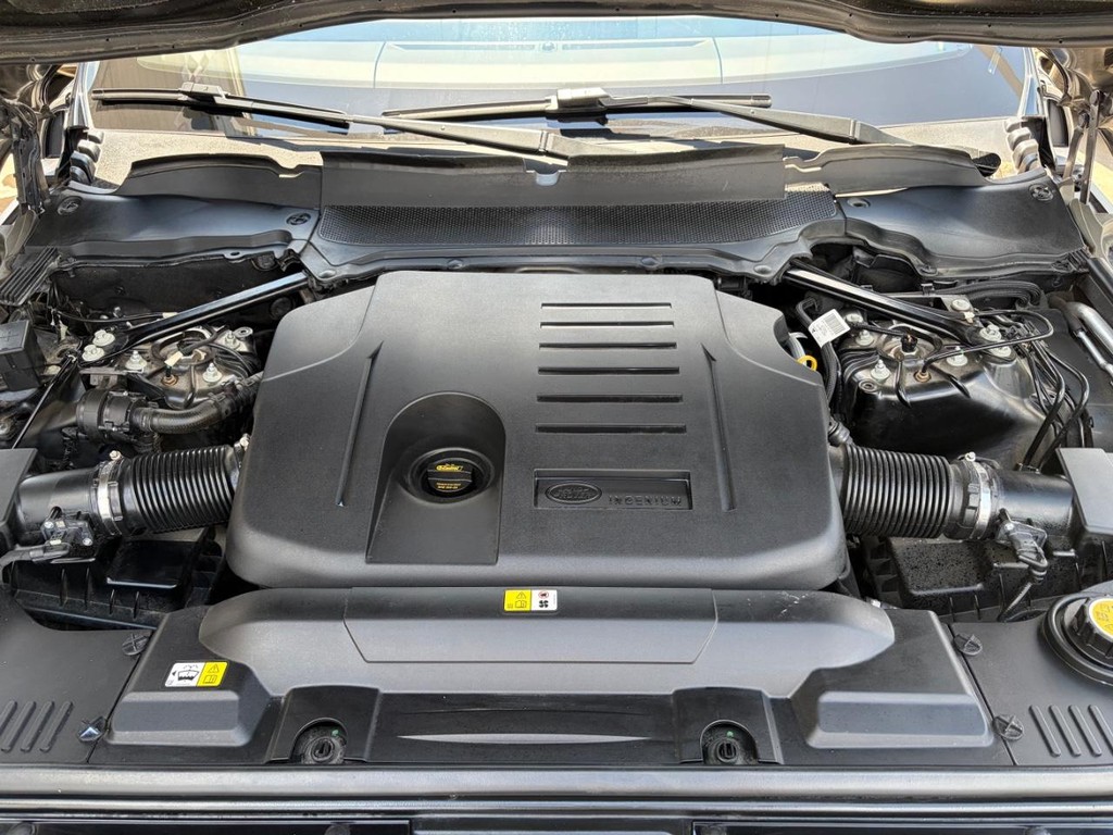 Land Rover Range Rover Vehicle Full-screen Gallery Image 26
