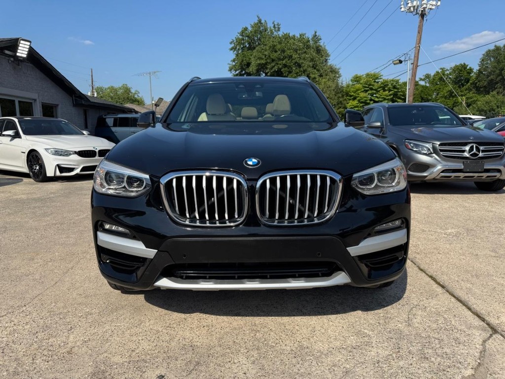 BMW X3 Vehicle Full-screen Gallery Image 02