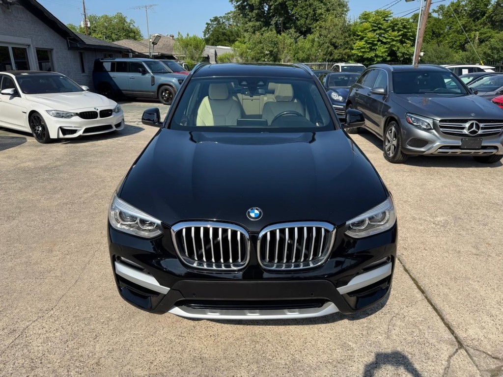 BMW X3 Vehicle Full-screen Gallery Image 03
